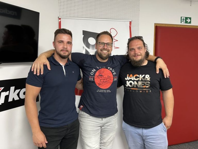 Aljaž in Žiga iz skupine VamPIR v Jutru na Krki